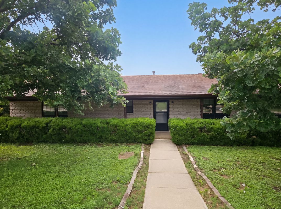 Property photo 1 of 306 Ranchero Rd