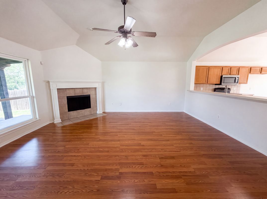 Property photo 3 of 324 Cascade Dr