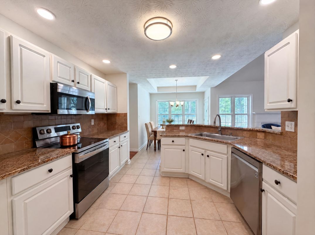 Property photo 2 of 335 Hunters Gln