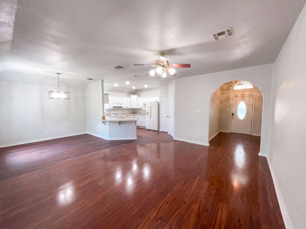 Property photo 3 of 2106 Geneva St