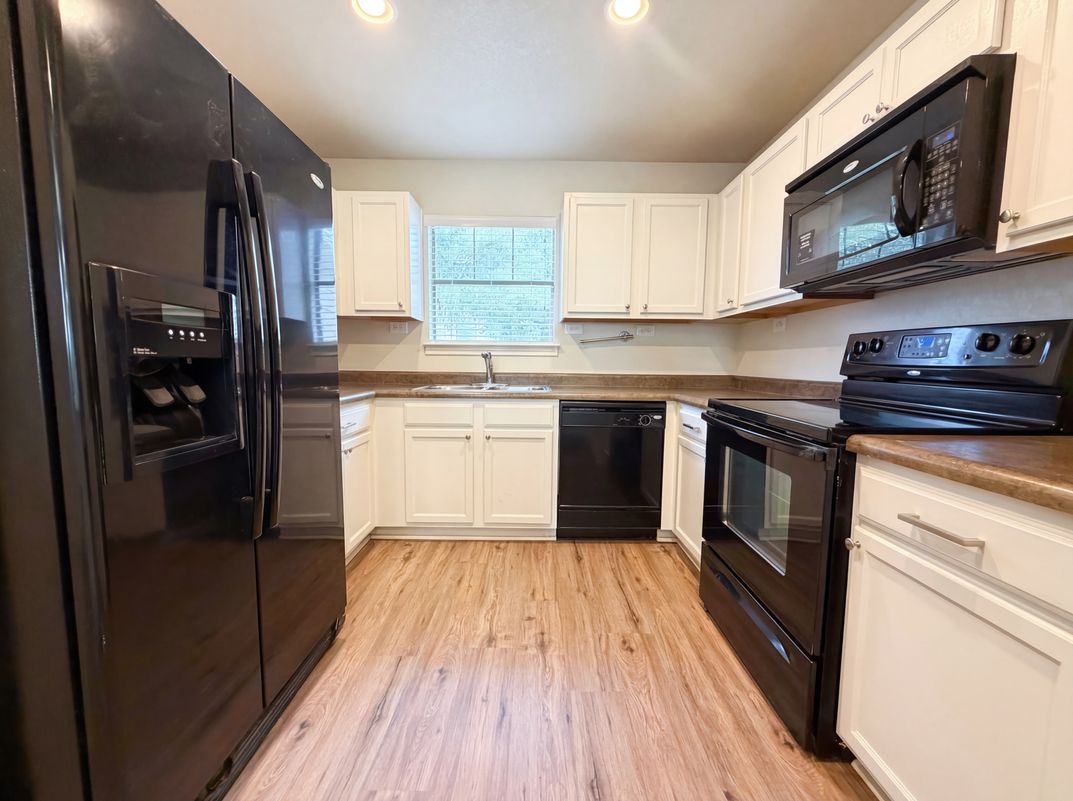 Property photo 2 of 5708 Maxfli Dr