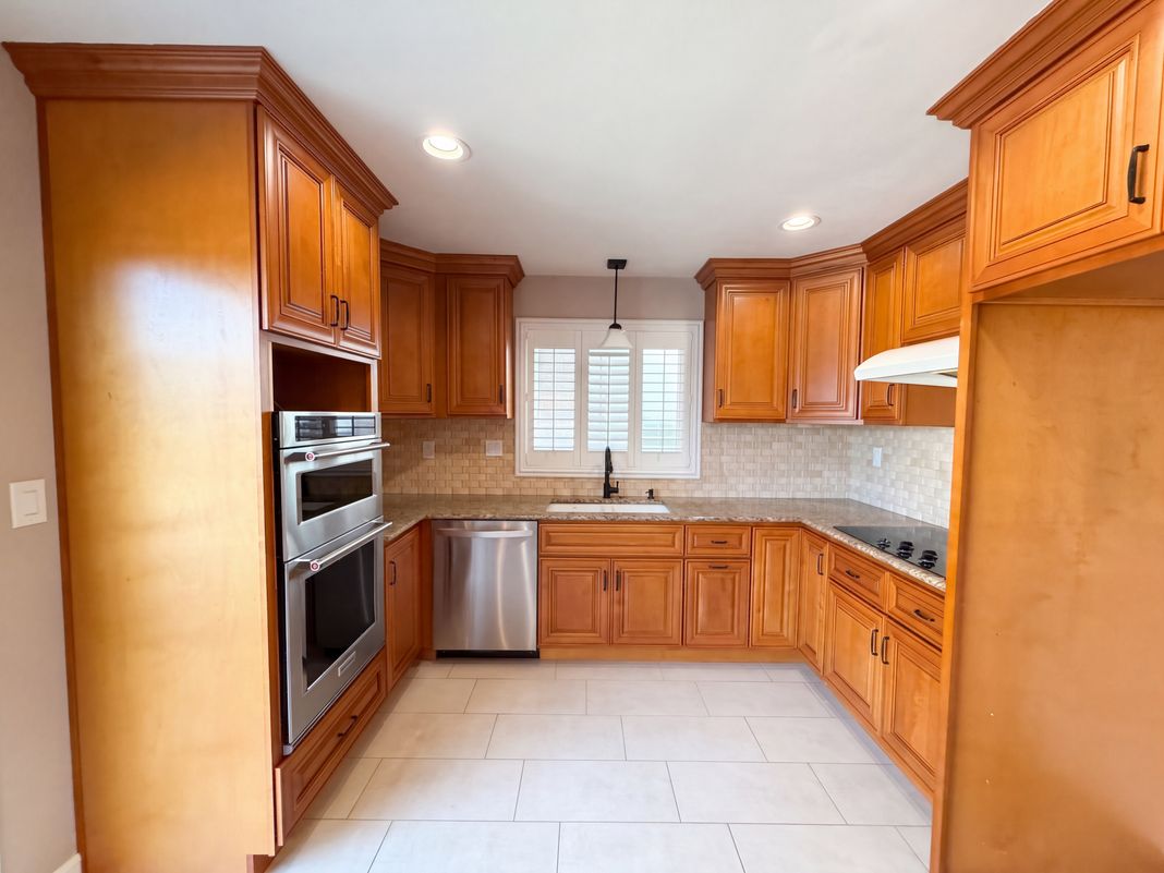 Property photo 2 of 4665 Guava Ave