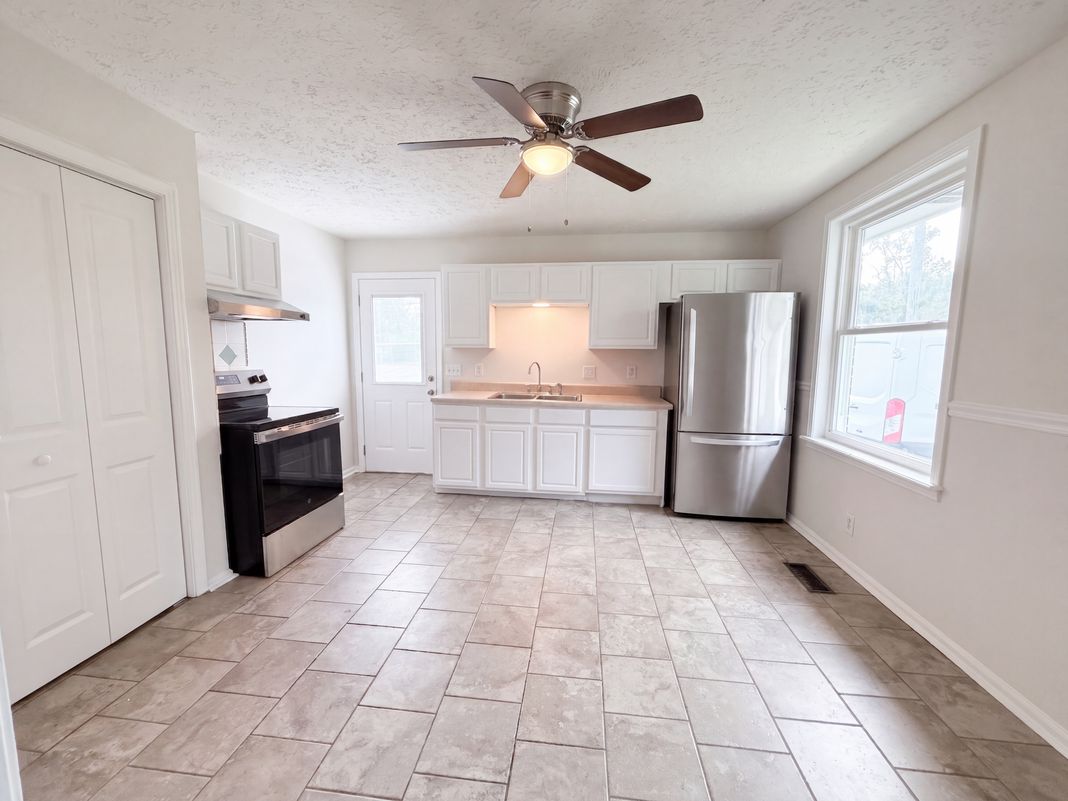 Property photo 2 of 1344 Love Joy Ct
