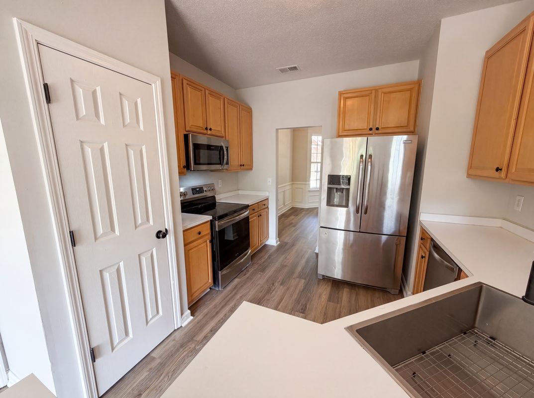 Property photo 2 of 9 Bluff Ridge Ct