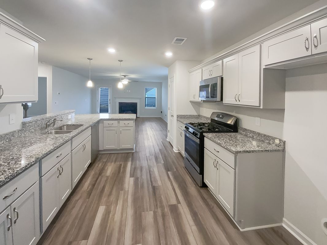 Property photo 2 of 129 W Compass Way