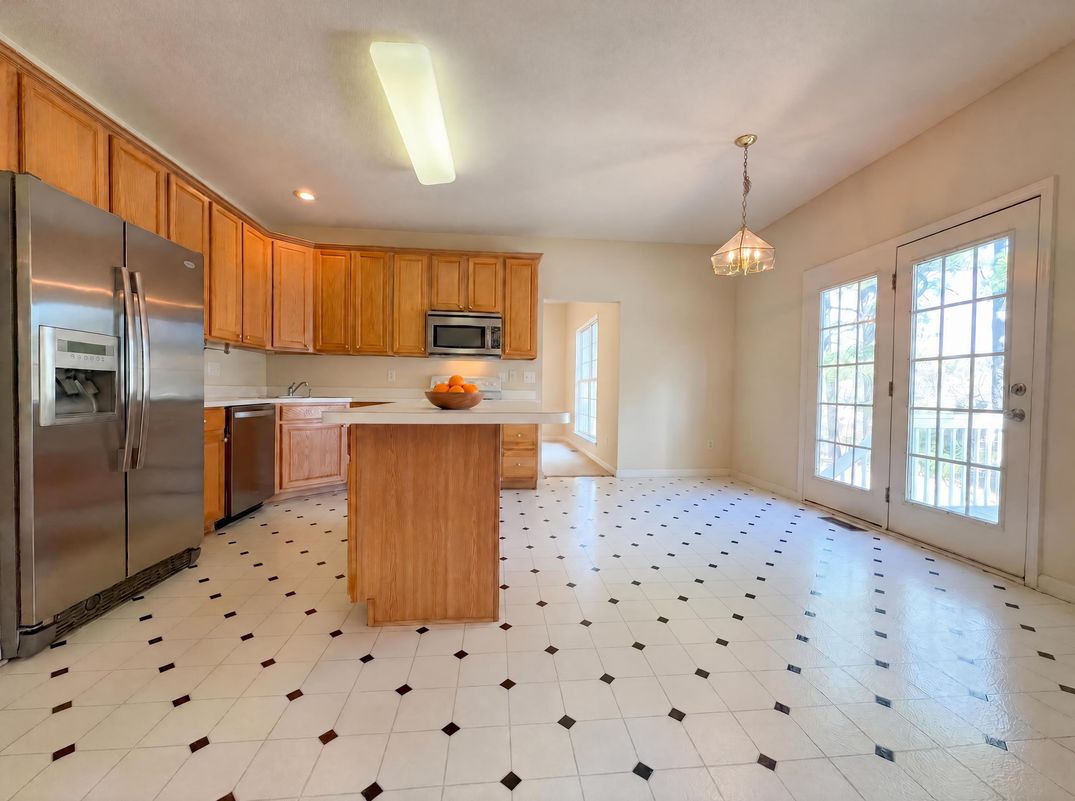 Property photo 2 of 504 Ledyard Ct