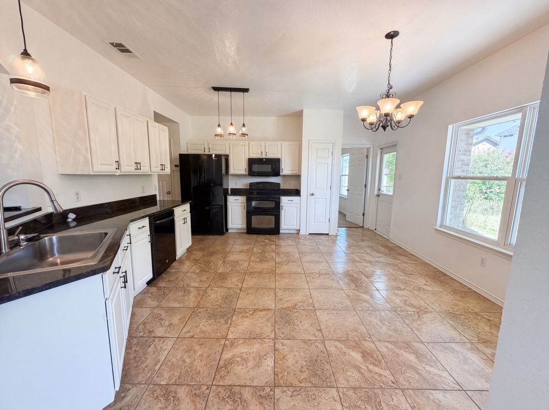 Property photo 2 of 7712 Redbrush