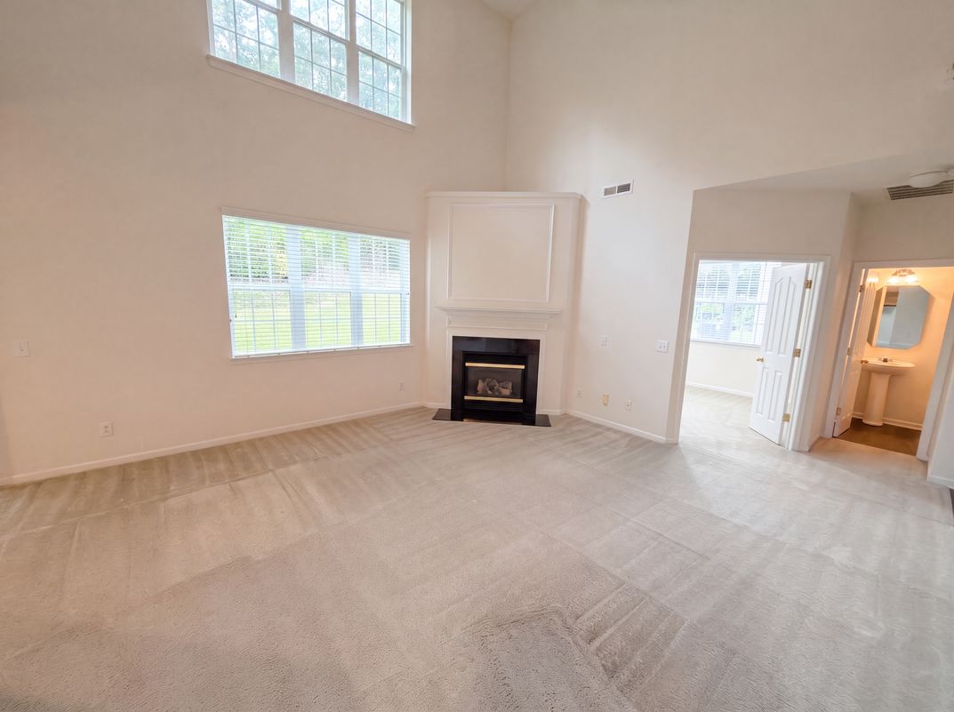 Photo 3 of 17 of 17240 Westmill Ln, Charlotte, NC