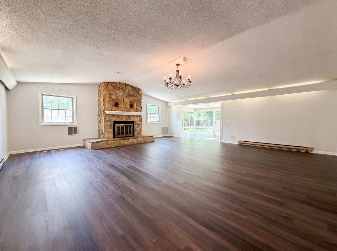 Property photo 3 of 1119 Walton Dr