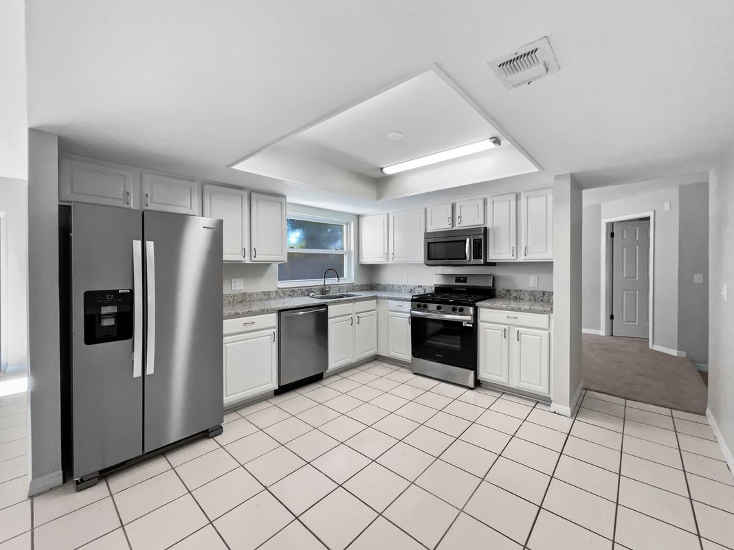 Property photo 2 of 831 Haulover Dr