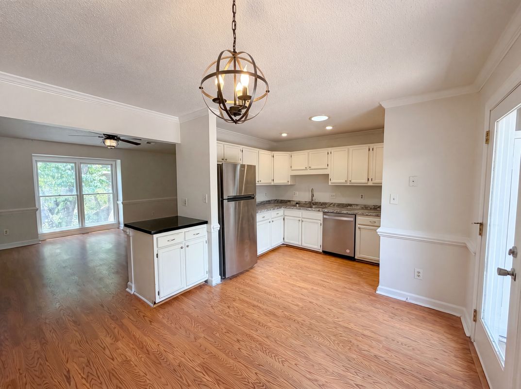 Property photo 2 of 5500 Fortunes Ridge Dr Apt 86B