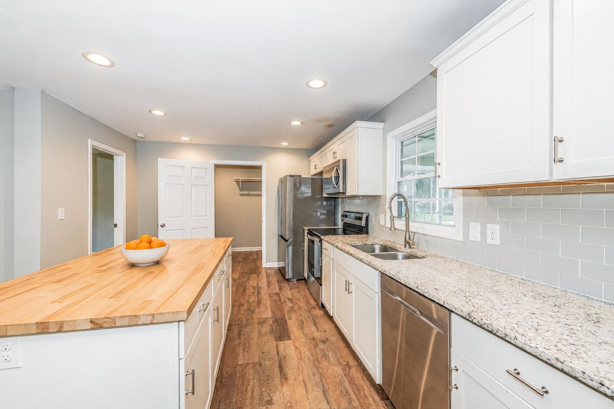 Property photo 2 of 4685 Dorsey Rd