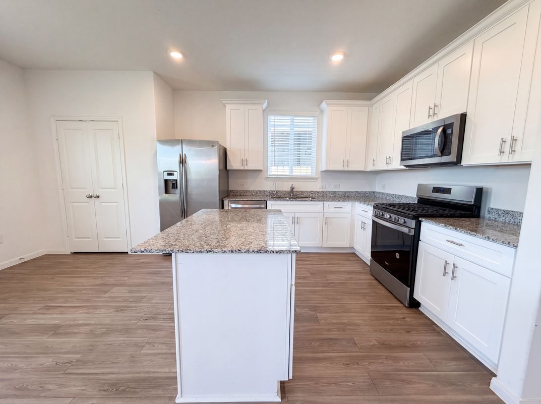 Property photo 2 of 25635 Balsamroot Dr
