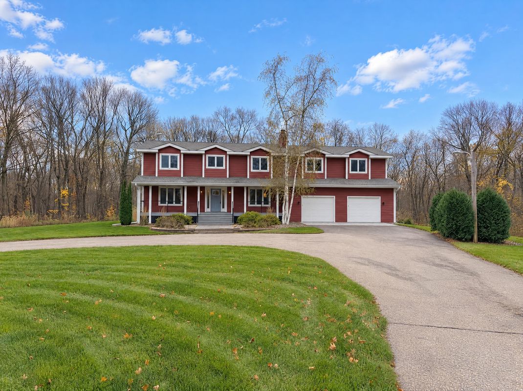 Property photo 1 of 1100 Lonsdale Blvd E