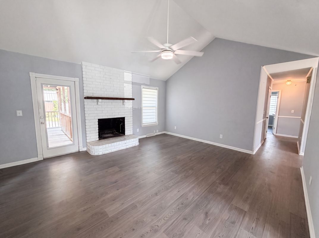 Property photo 3 of 189 Tall Pines Rd