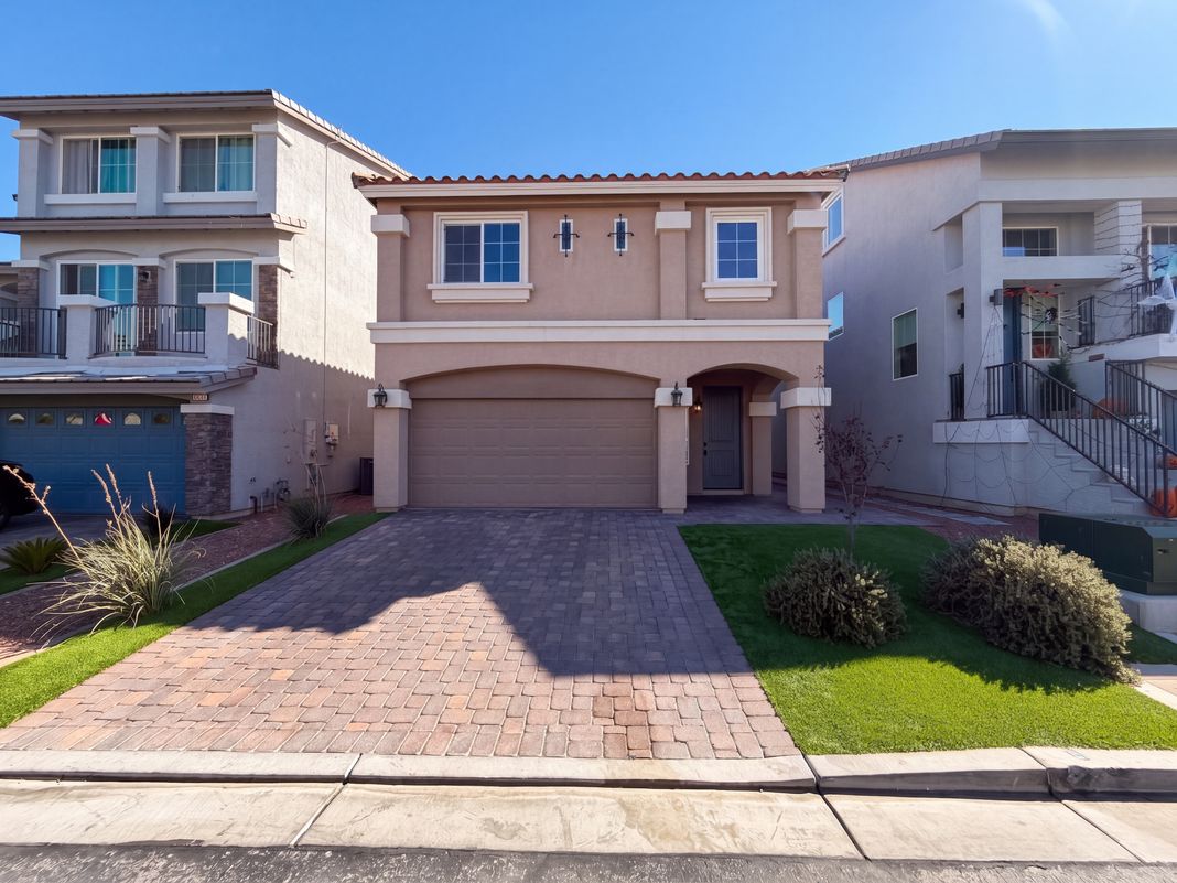 Property photo 1 of 10112 Herons Rise St