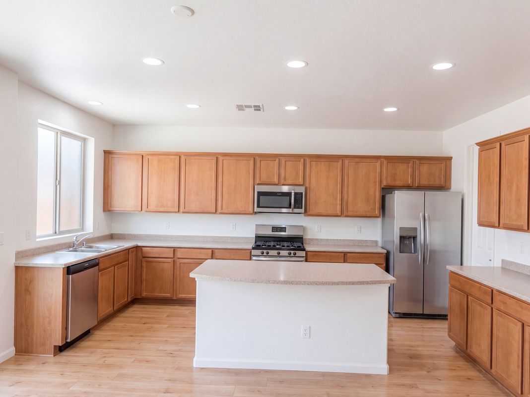 Property photo 2 of 8386 W Palo Verde Ave