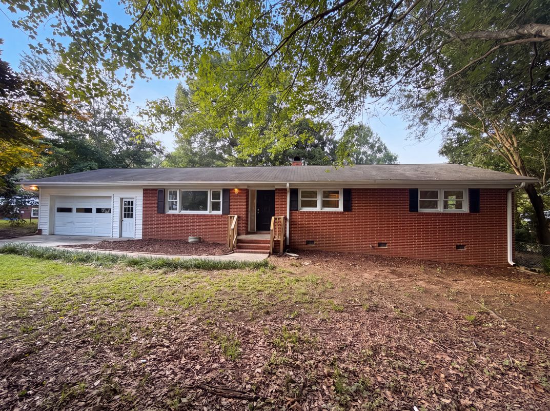 Property photo 1 of 407 Lamesa Dr