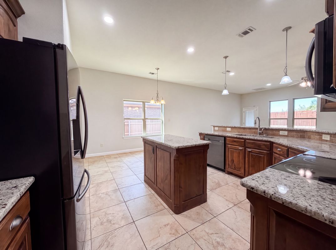Property photo 2 of 120 Donna Cir
