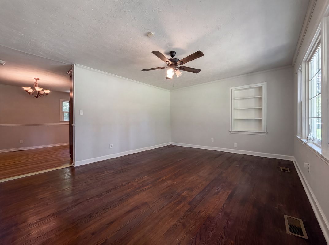 Property photo 3 of 4060 Rosehill Rd