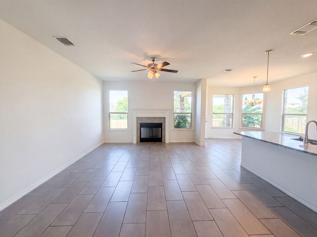 Property photo 3 of 5614 Fenton Ln