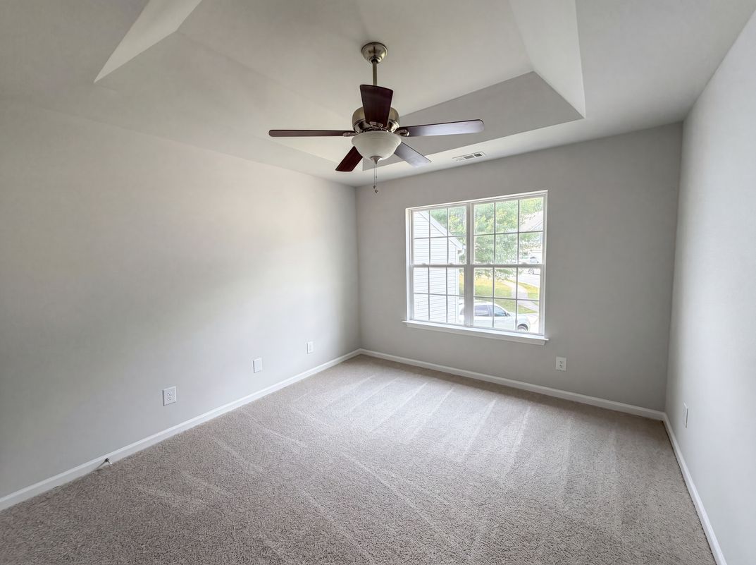 Photo 17 of 23 of 4024 Fifendrum Ln, Charlotte, NC