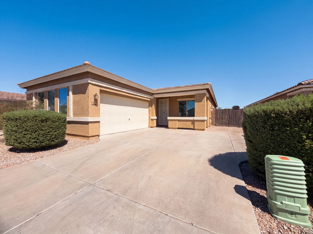 Property photo 1 of 875 W Ayrshire Trl