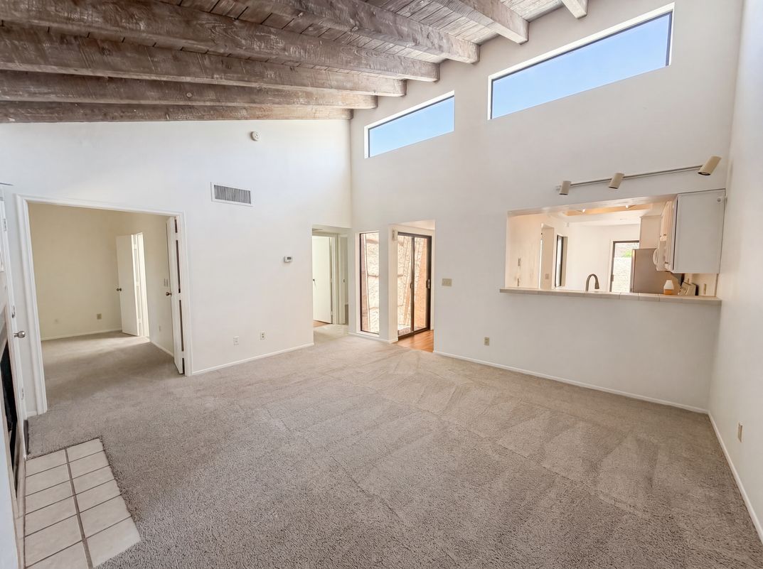 Property photo 3 of 3621 N Forgeus Ave