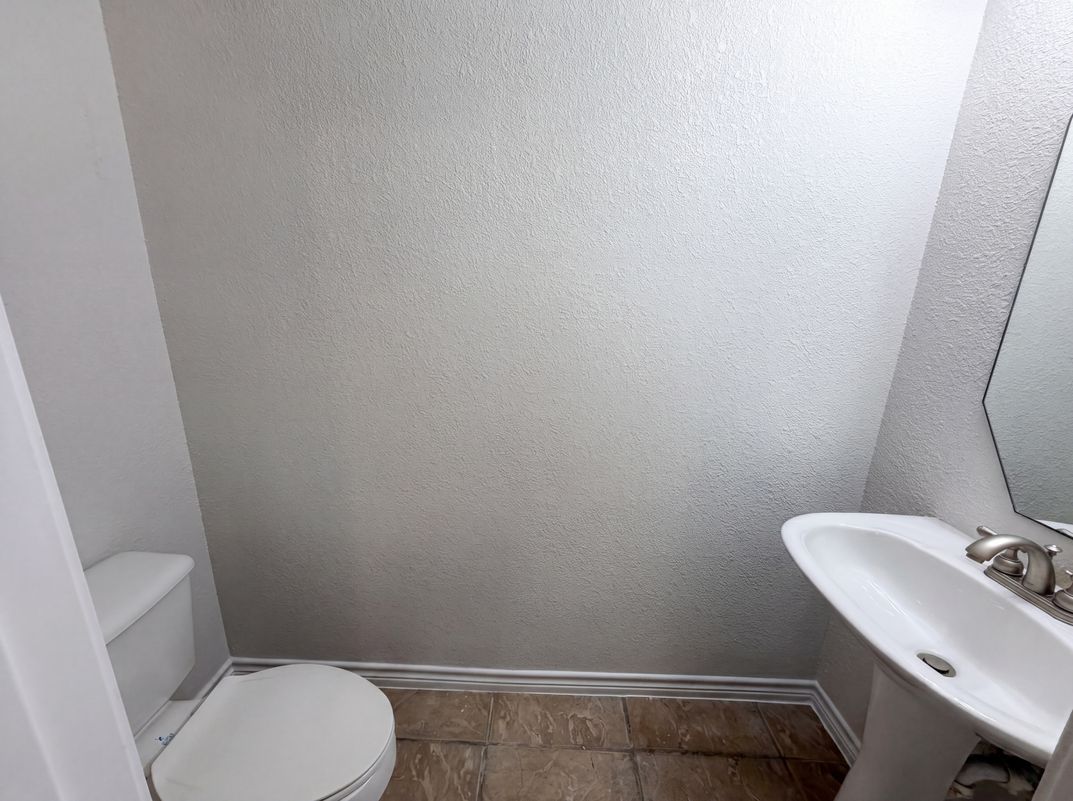 Photo 22 of 28 of 1126 Glencoe Dr, Glenn Heights, TX