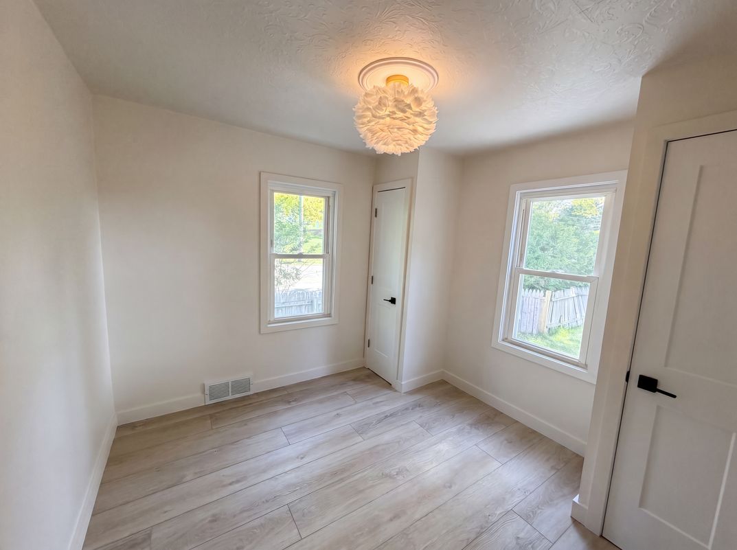 Photo 4 of 28 of 492 Algene St, Lake Orion, MI