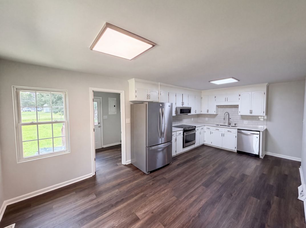 Property photo 2 of 642 Lancer Ct NW