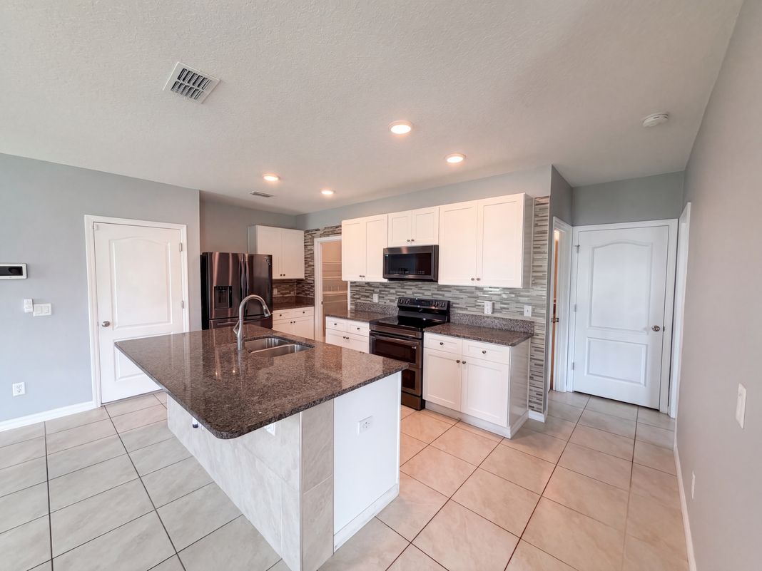 Property photo 2 of 3074 Timber Hawk Cir