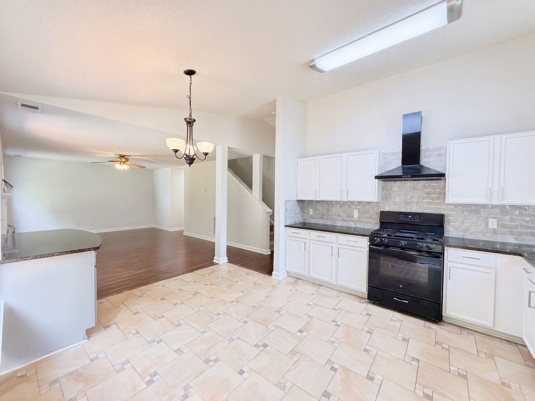 Property photo 2 of 8616 Silver Falls Way