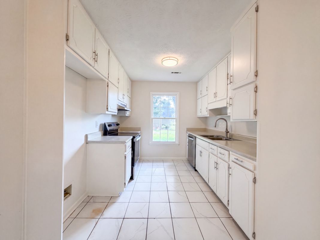 Property photo 2 of 6120 Dorchester Dr