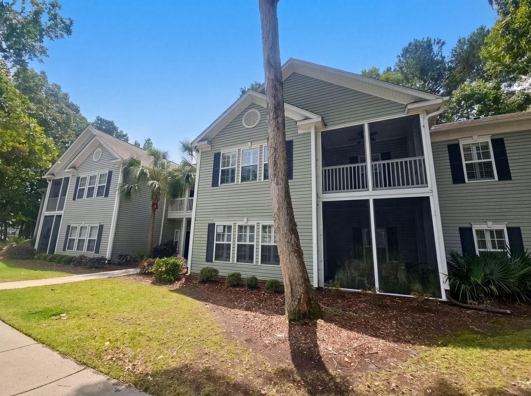 Property photo 1 of 906 W Marymont Ln