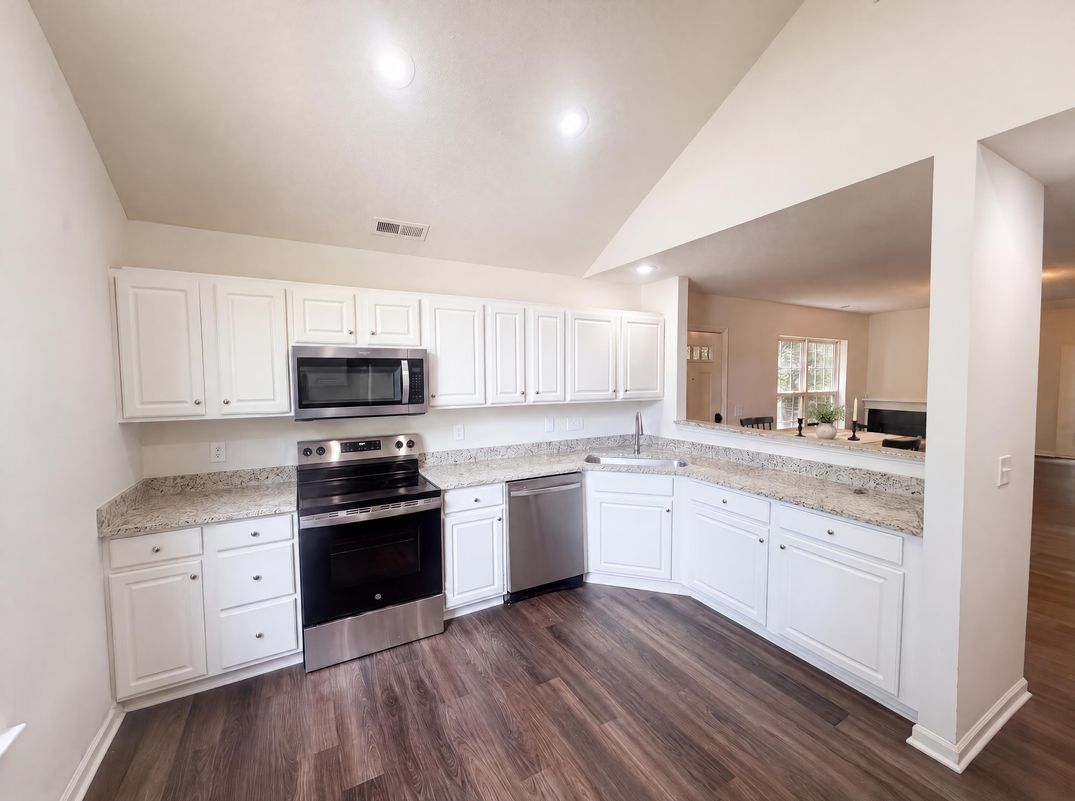 Property photo 2 of 30 Pickwick Pl