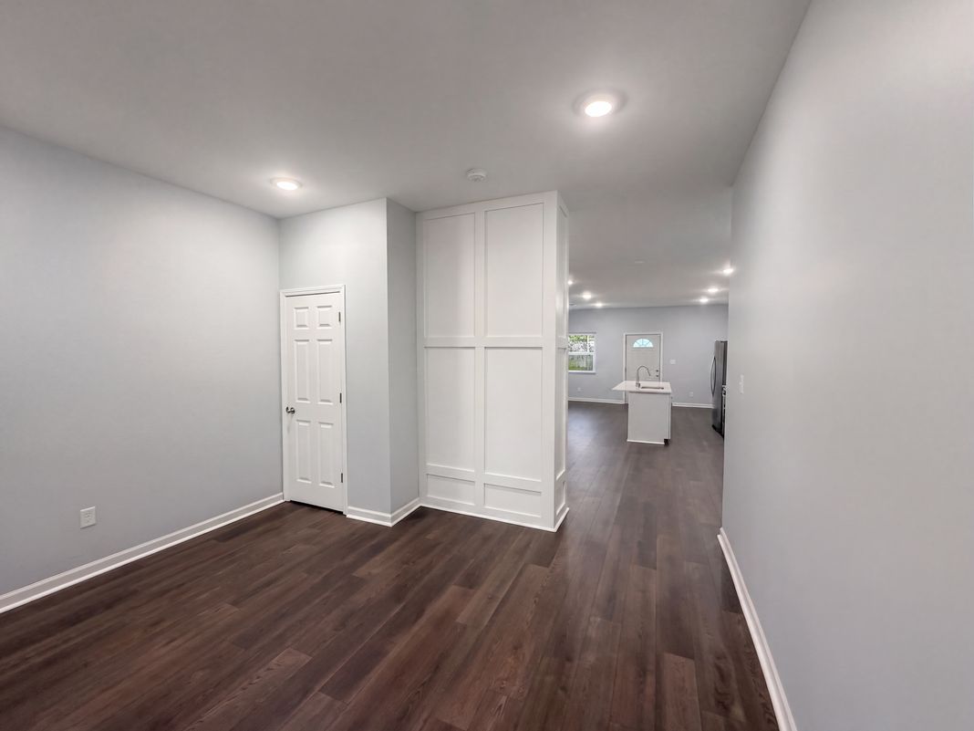Property photo 3 of 513 S Champion Ave