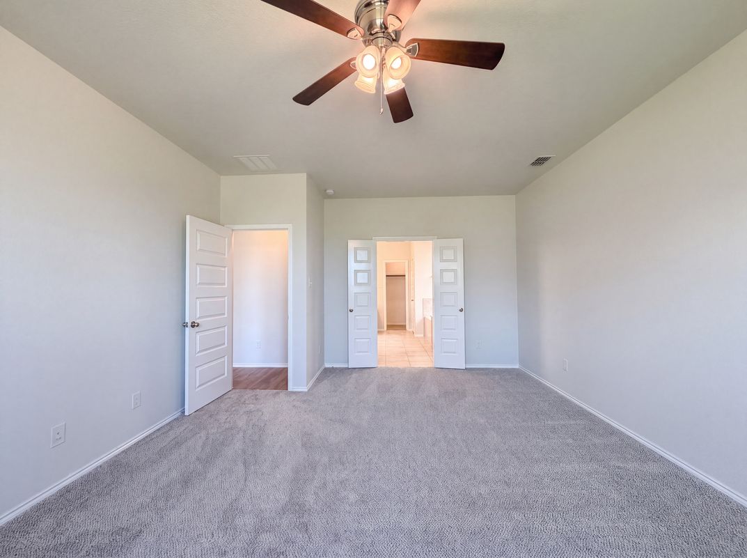 Property photo 3 of 5904 Saddle Pack Dr