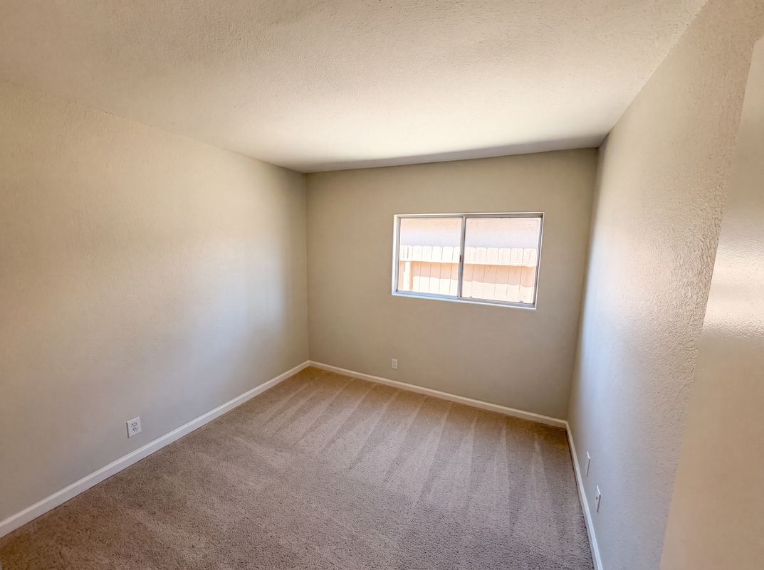 Photo 12 of 23 of 2758 Alne Dr, Hemet, CA