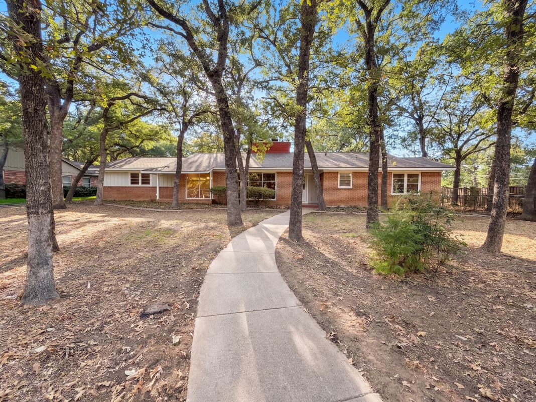 Property photo 1 of 1725 Danciger Dr