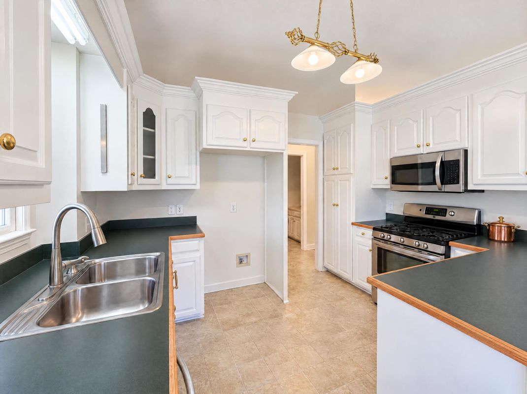 Property photo 2 of 3585 Cedar Springs Dr SW
