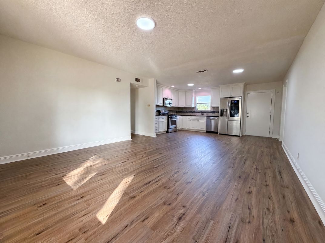 Property photo 3 of 1308 Longhorn Dr