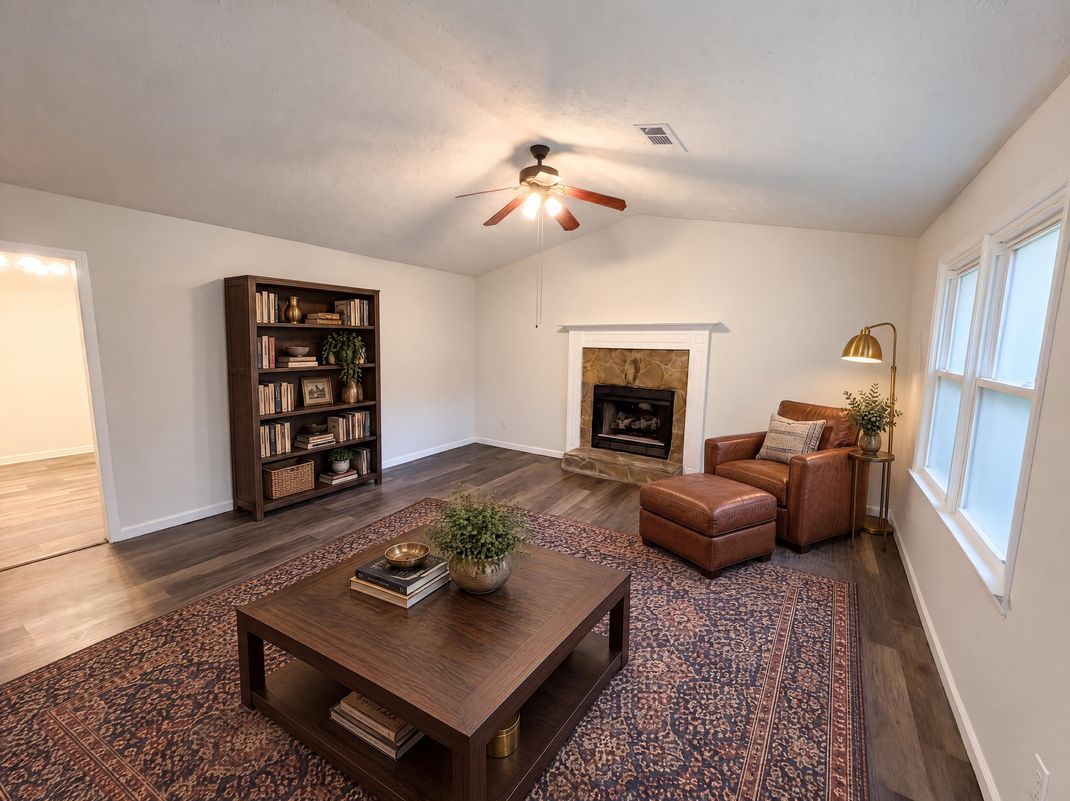 Property photo 3 of 204 Arbor Way