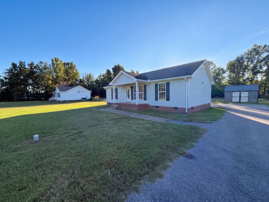 Property photo 1 of 205 Woods Rd