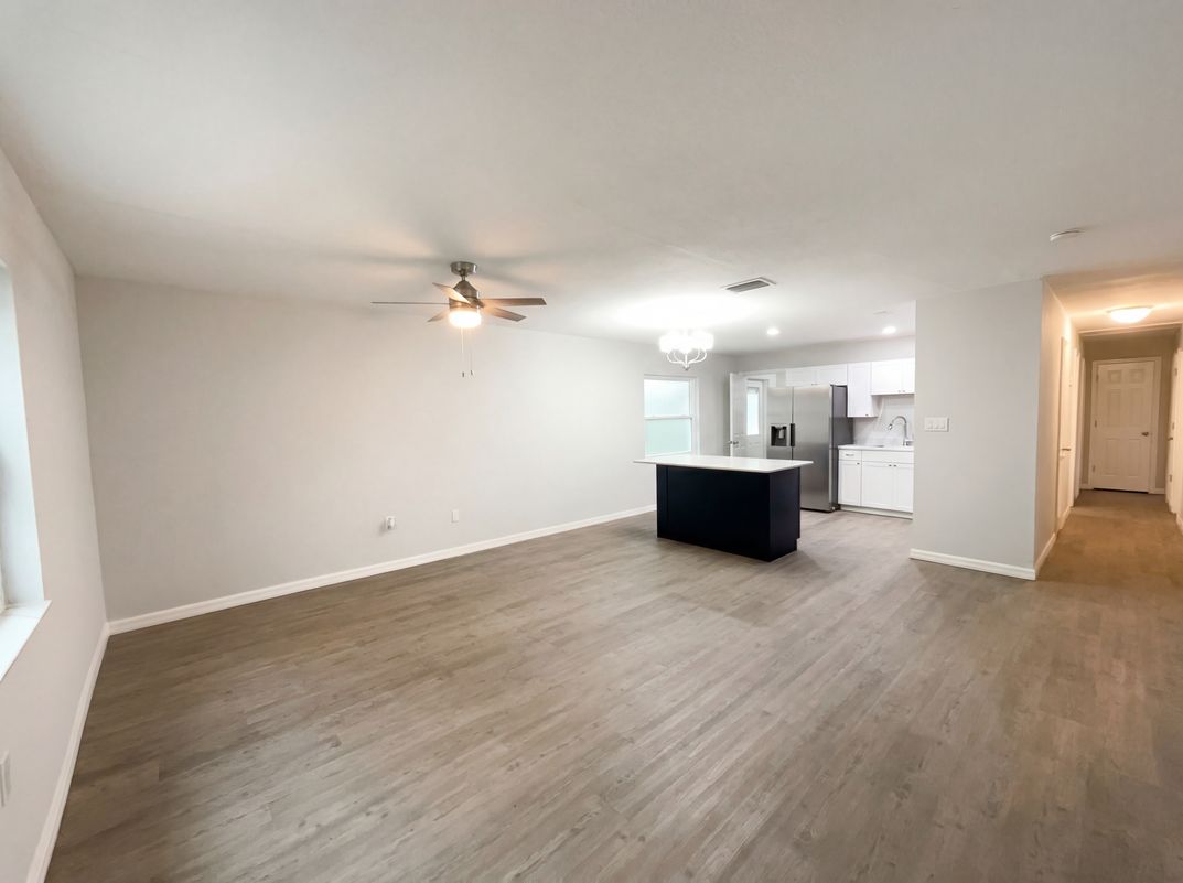 Property photo 3 of 806 Wedgewood Dr