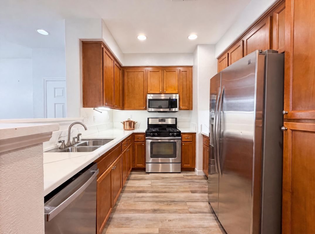 Property photo 2 of 41534 King Palm Ave Unit 6