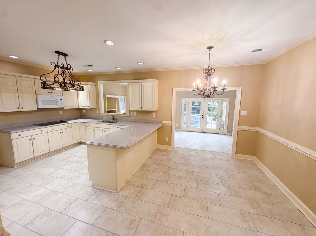 Property photo 2 of 9424 Gotten Way