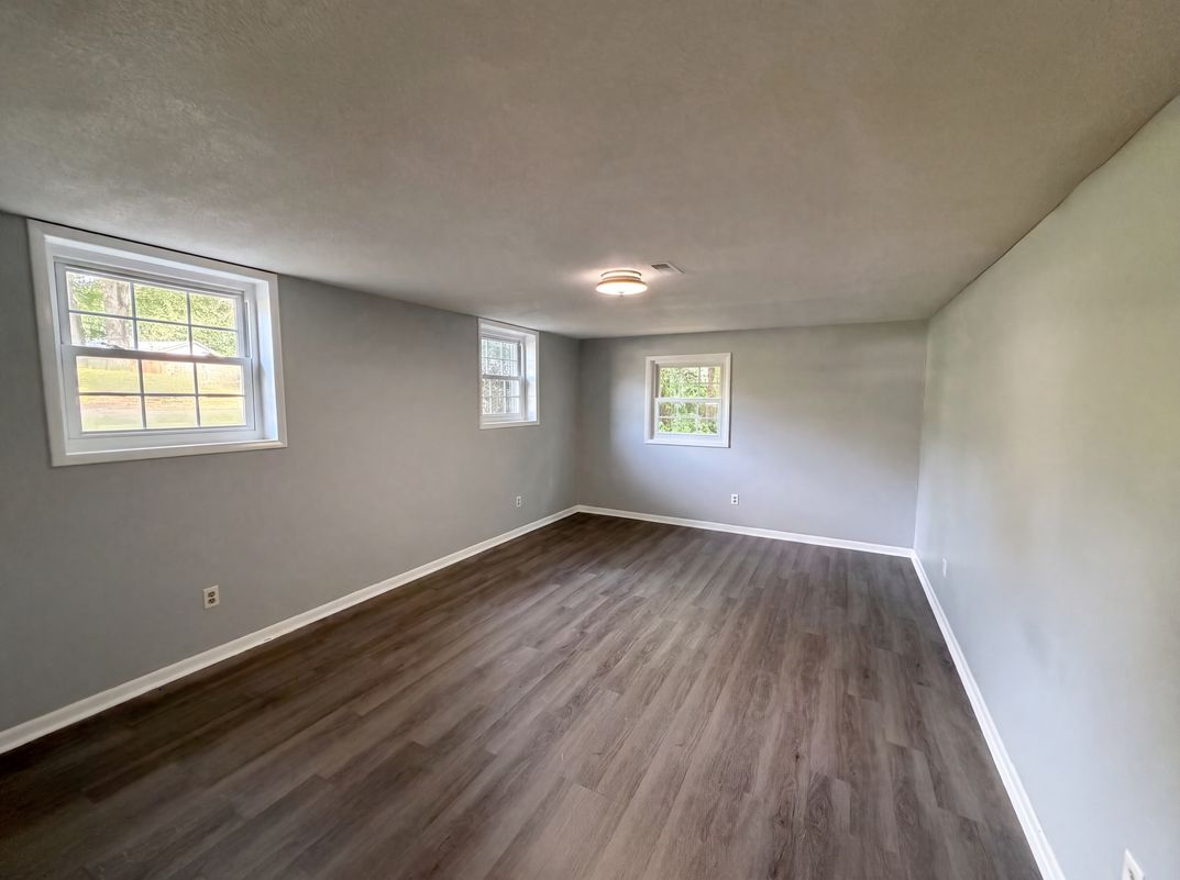Photo 6 of 19 of 1716 Timberlane St, Gastonia, NC