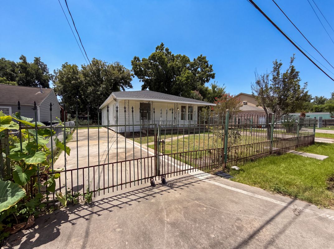 Property photo 2 of 714 Bolling Ln