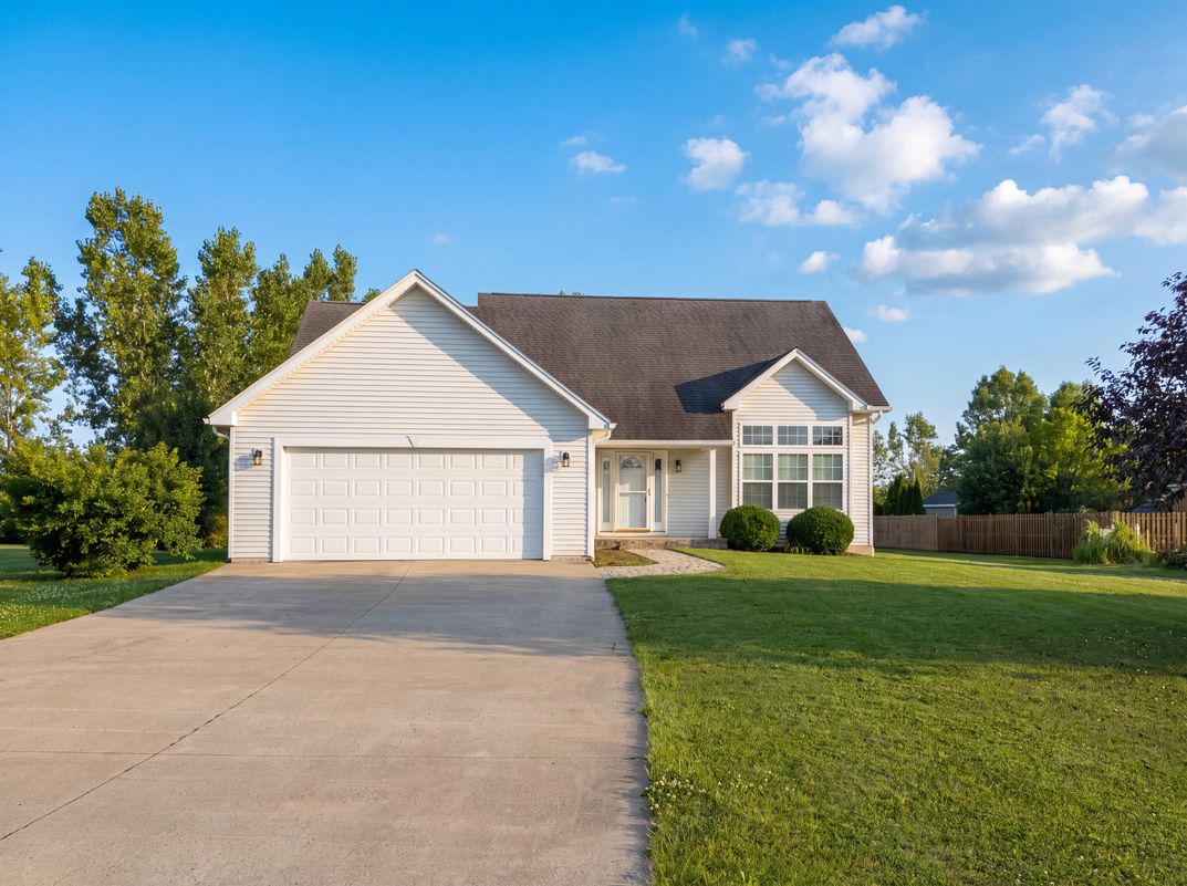 Property photo 1 of 5704 Yanni Ct